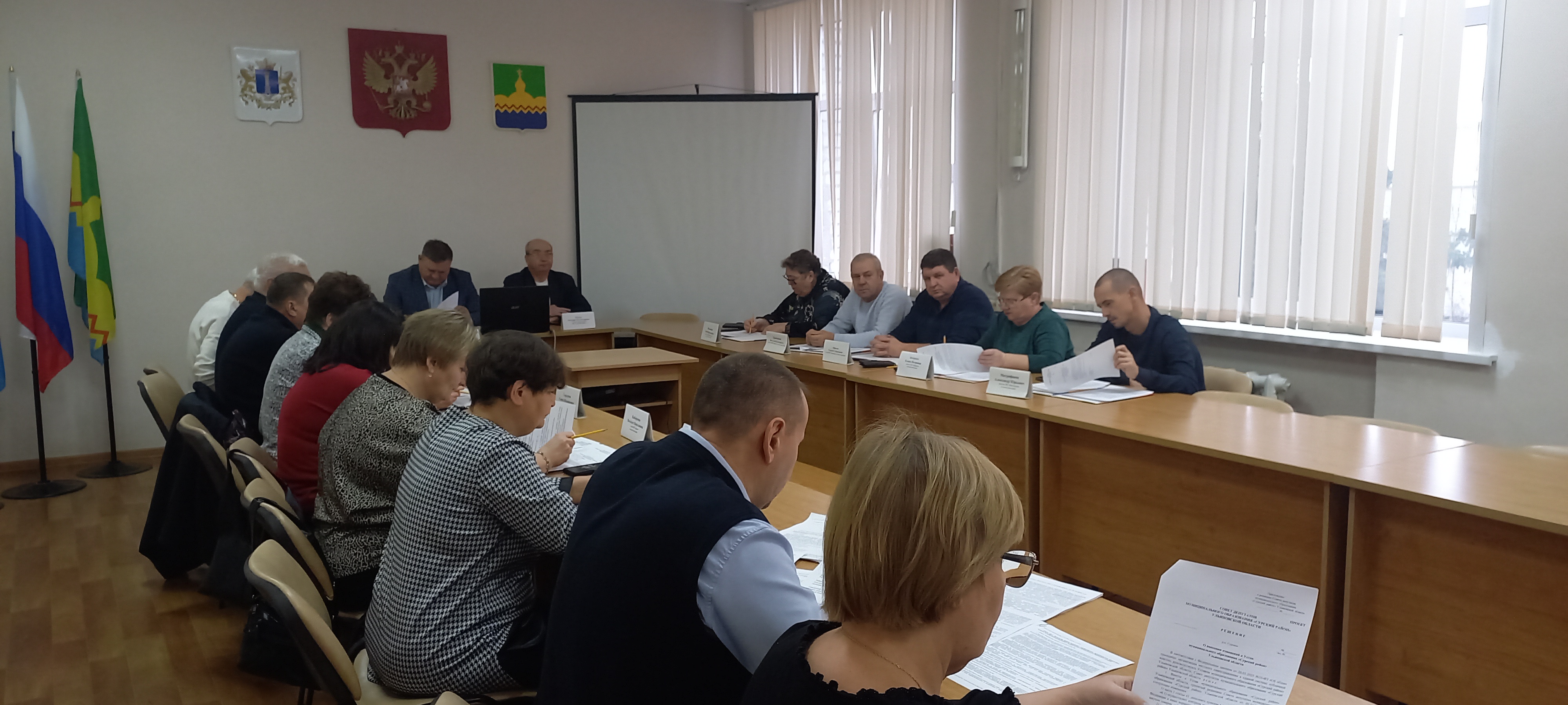   29.10.2025г. состоялось двадцать второе заседание Совета депутатов муниципального образования «Сурский район»..
