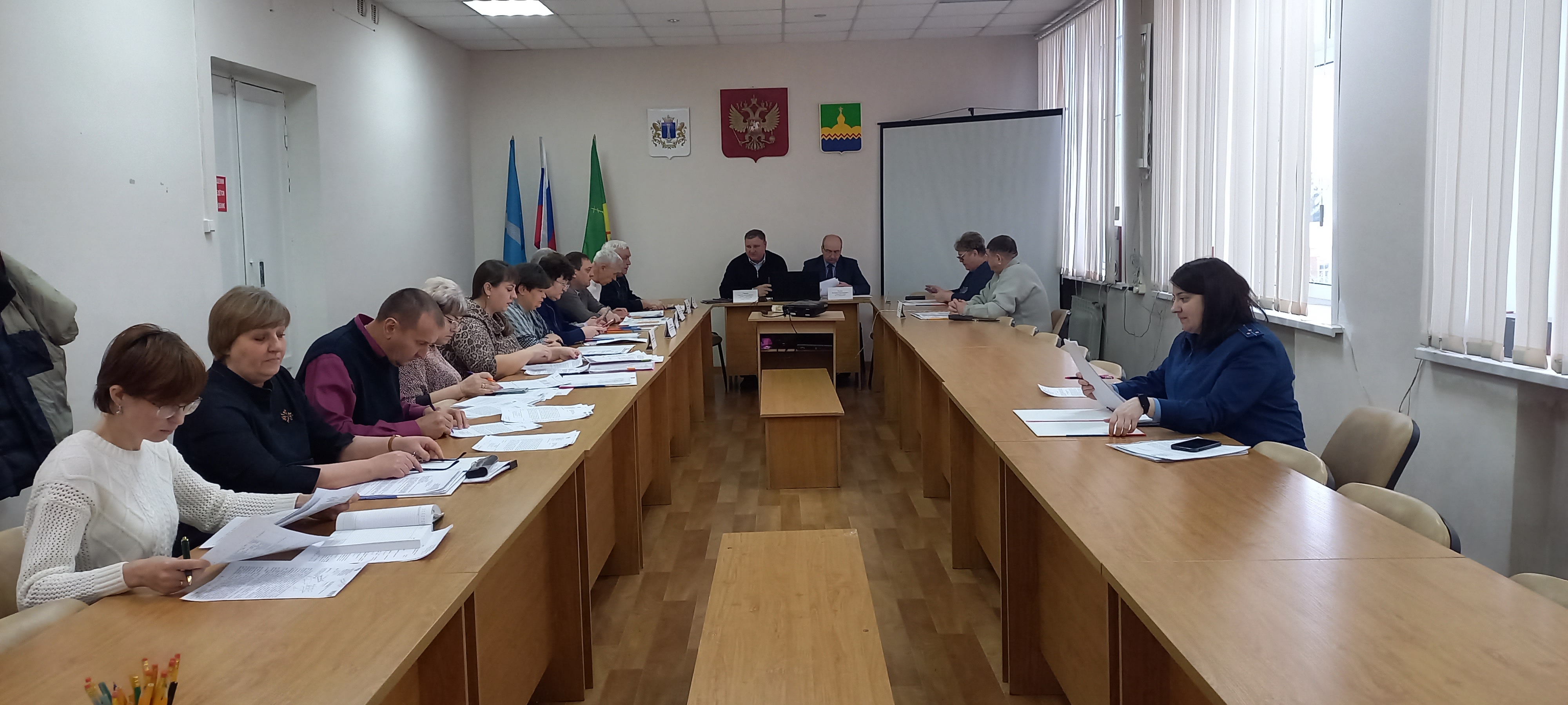    28.01.2026г. состоялось двадцать седьмое заседание Совета депутатов муниципального образования «Сурский район»..